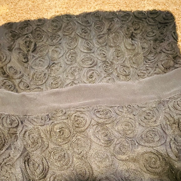 Dynamite lace rosette lace black dress - Picture 3 of 3